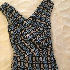 Sleeveless lined stretch top